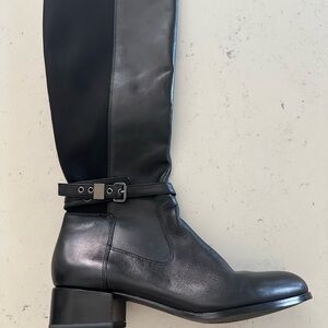 Elegant Black Leather Women's Boots